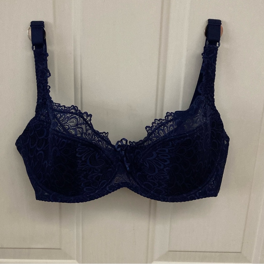 🌷🦋🌷Elegant Lace Underwire Bra in Navy Blue